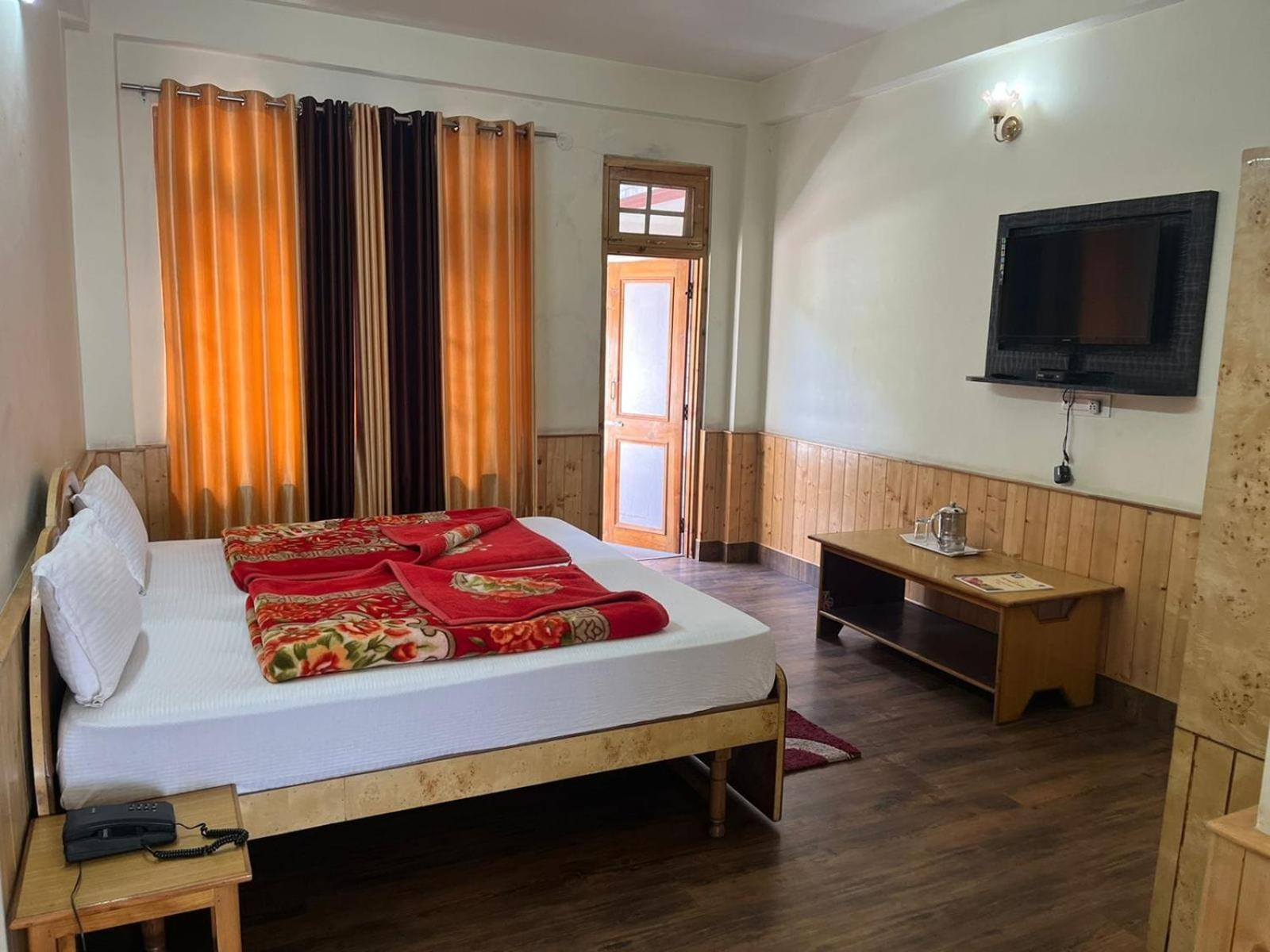The White House Hotel Kasol Luaran gambar