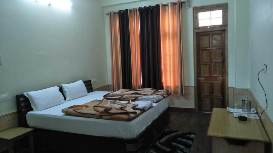 The White House Hotel Kasol Luaran gambar